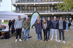 Siegergruppe der Studierenden wird geehrt