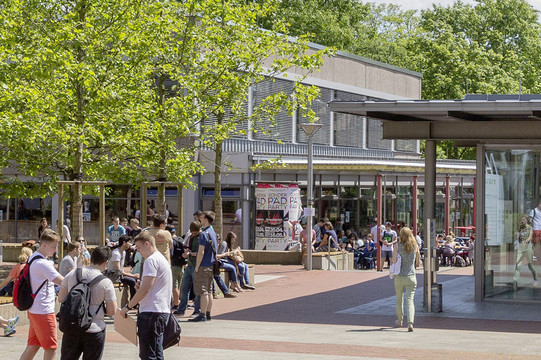 South Campus with Rudolph-Chaudoire-Pavillon and students in the summer
